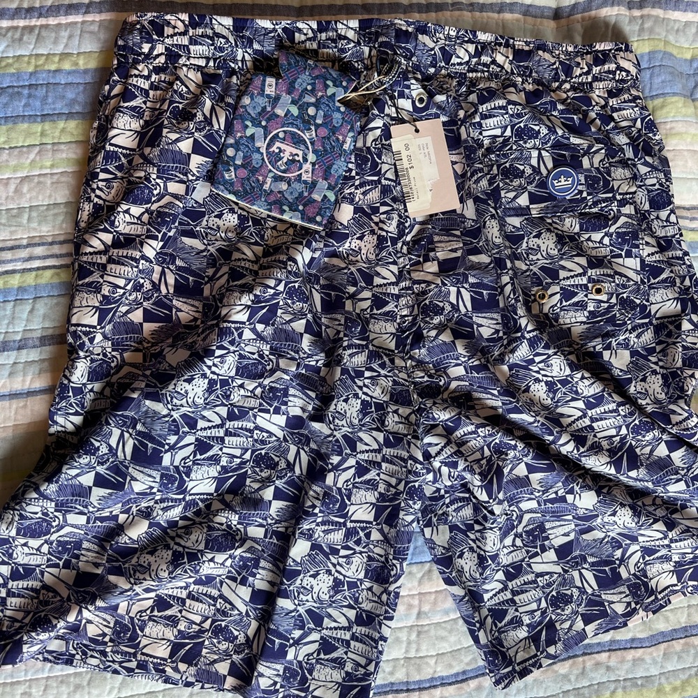 Peter Millar Men’s swim shorts. Never worn. Tags still on.